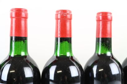 12 bouteilles de SAINT-EMILION Grand Cru...
