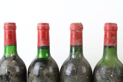 Réunion de 10 bouteilles de GRAVES du Château...