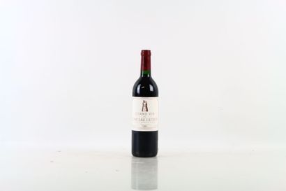 1 bouteille de PAUILLAC 1992 du Château LATOUR...