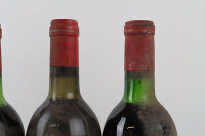 Verticale de 5 bouteilles de MARGAUX du Château...