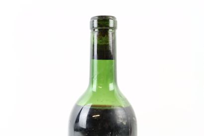 1 bouteille de PAUILLAC du Château LATOUR....