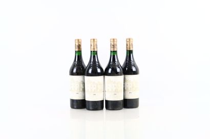 4 bouteilles de PESSAC-LEOGNAN 1990 du Château...