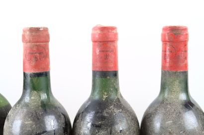 Réunion de 10 bouteilles de GRAVES du Château...