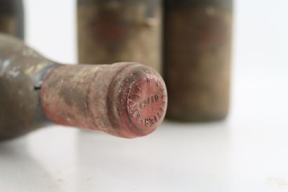4 demi-bouteilles de VOUGEOT, millésimes...