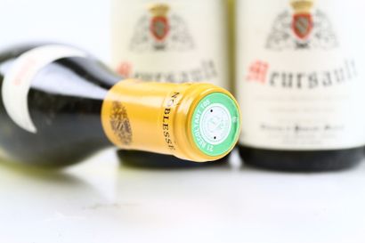 Réunion de 4 bouteilles de MEURSAULT du Domaine...
