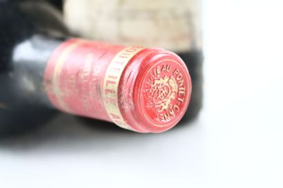 Réunion de 12 bouteilles de PAUILLAC du Château...