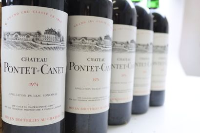 Caisse bois 12 bouteilles de PAUILLAC 1974...