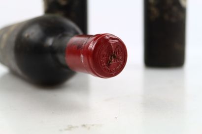 3 Bouteilles de PAUILLAC 1972 supposées du...
