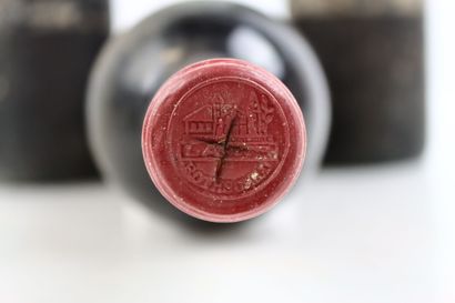 3 Bouteilles de PAUILLAC 1972 supposées du...