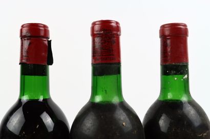3 Bouteilles de PAUILLAC 1972 supposées du...