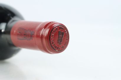 1 bouteille de PAUILLAC 1990 du Château LATOUR,...