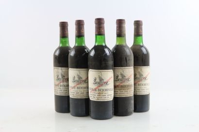 5 bouteilles de SAINT-JULIEN 1975 du Château...
