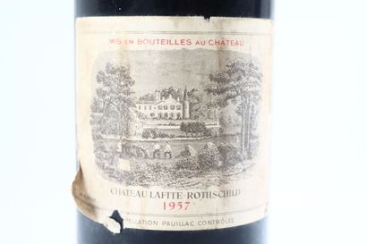 1 bouteille de PAUILLAC 1957 du Château LAFITE-ROTHSCHILD....