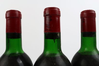 3 Bouteilles de PAUILLAC 1972 supposées du...
