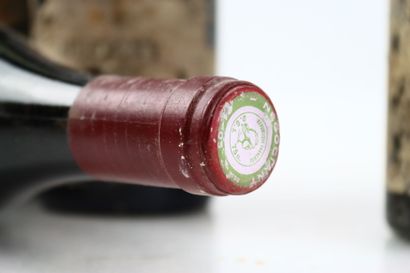 6 bouteilles de MUSIGNY supposées de 1988...