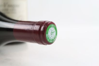 Réunion de 2 bouteilles de CLOS-VOUGEOT 1988...