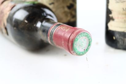 Réunion de 12 bouteilles de Vin de Bordeaux,...