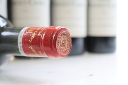 Caisse bois 12 bouteilles de PAUILLAC 1974...