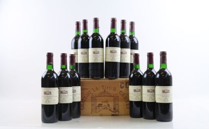 12 bouteilles de HAUT-MEDOC 1990 du Château...