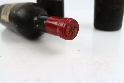 3 Bouteilles de PAUILLAC 1972 supposées du...