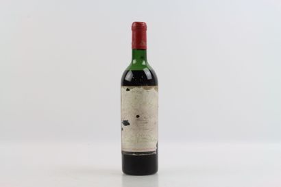 1 bouteille de PAUILLAC 19?6 du Château MOUTON...