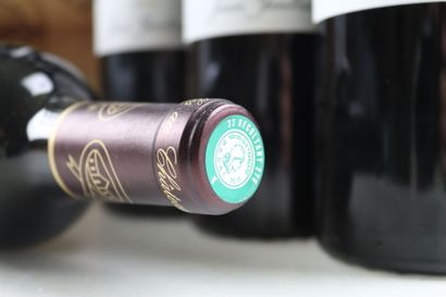 12 bouteilles de HAUT-MEDOC 2003 du Château...