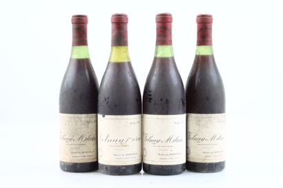 Réunion de 4 bouteilles de VOLNAY 1981 du...