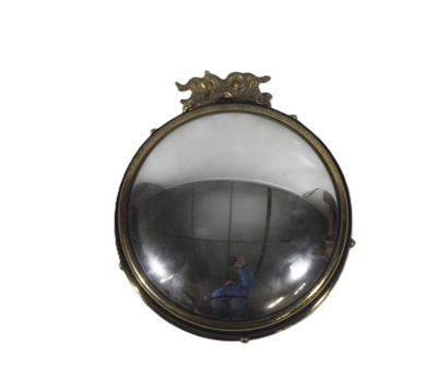 Petit miroir sorcière dans un encadrement...