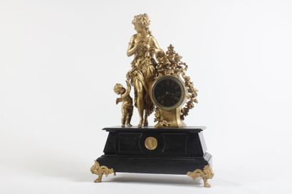 Table clock in chased and gilded bronze,...