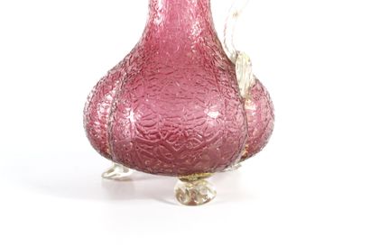 MURANO, attribué à
Verseuse en verre soufflé...