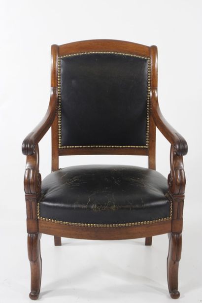 Pair of slightly upturned mahogany and mahogany...
