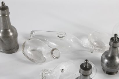 Réunion de biberons de pharmacie en verre...
