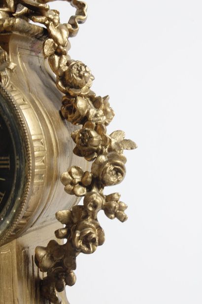 Table clock in chased and gilded bronze,...