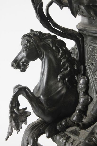 Covered Medici vase in black patina bronze,...