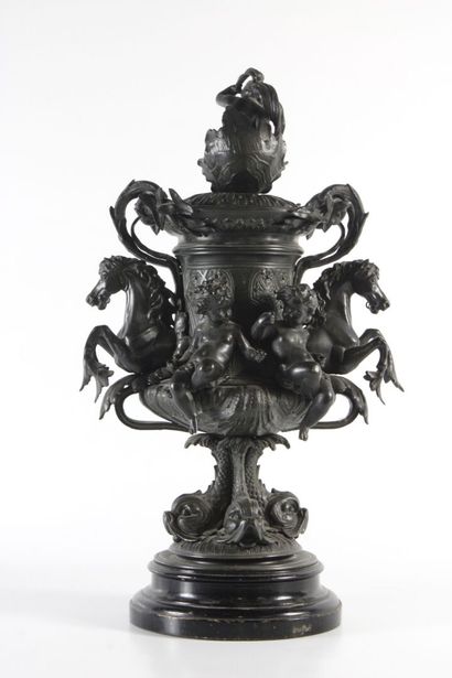 Covered Medici vase in black patina bronze,...