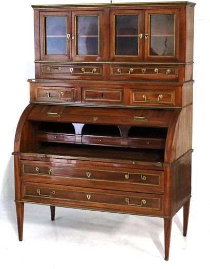 Mahogany-veneered cylinder desk, opening...