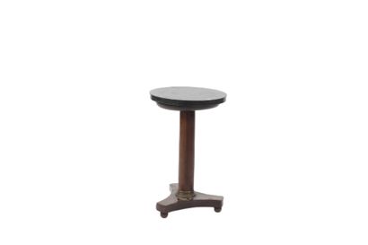 Mahogany and mahogany veneer pedestal table,...