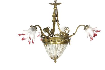 Petit lustre corbeille en bronze doré à trois...