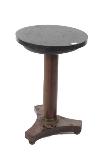 Mahogany and mahogany veneer pedestal table,...