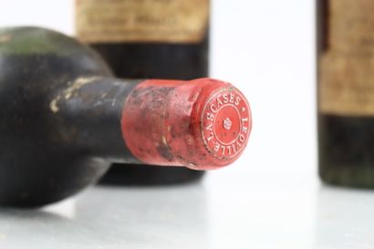 Reunion of 3 bottles of SAINT-JULIEN, dusty...