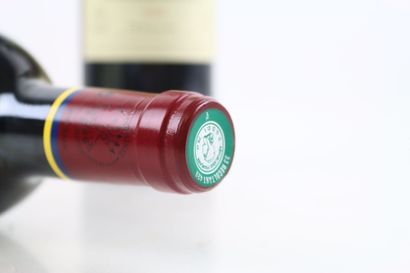 2 bottles of PAUILLAC Carruades de Lafite...