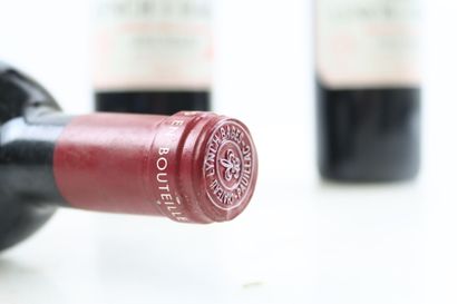 3 bottles of PAUILLAC 1995 du Château LYNCH...