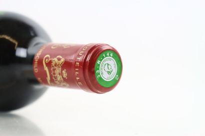 1 bottle of PAUILLAC 2001 du Château MOUTON...