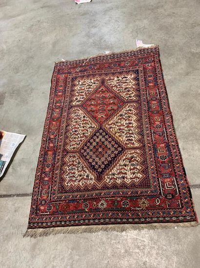 Animal rugs
Wool velvet on wool foundation
Ivory...
