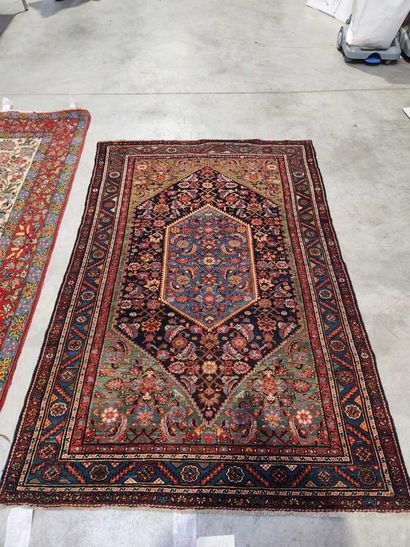 Old and fine Zindjan carpet
Midnight-blue...