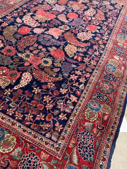 Fine and original Queshan rug
Exceptional,...