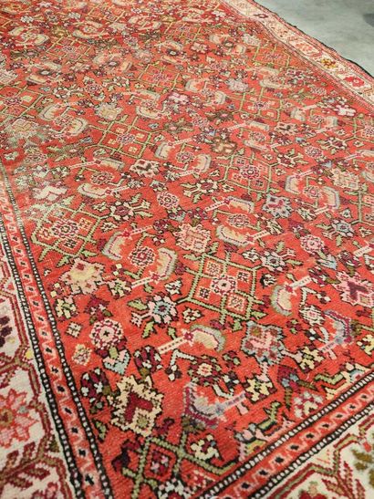 Karabagh carpet
Wool velvet on wool foundation
Herati...