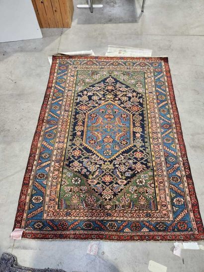 Zindjan carpet
Midnight-blue field with Herati...