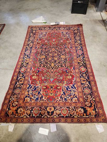 Old and fine Isfahan Najafabad
Wool velvet...