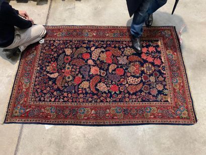Fine and original Queshan rug
Exceptional,...